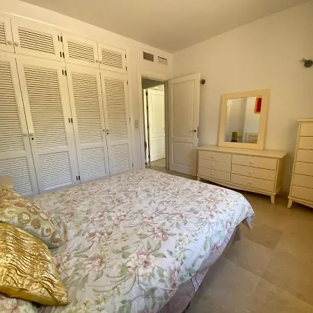 Apartment Con Piscina ,playa Con Vistas Panoramicas En La Marina De Sotogrande *